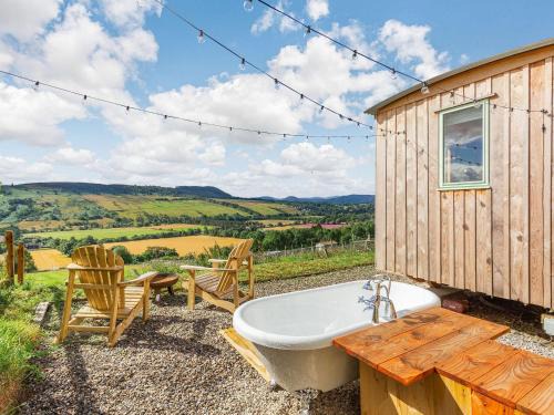 Hut | Heights of Achterneed