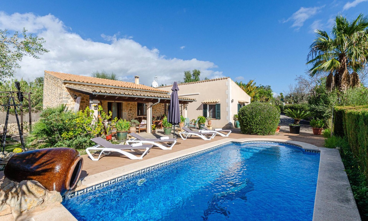 Inca Villa | YourHouse Ermita quiet villa with private pool