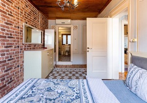 1+1 Flat with Balcony, Sea view, near metro ,Galata Tower