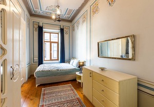 1+1 High Ceilinged Flat with bay window, Galata Tower, Metro