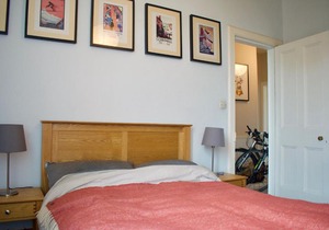 2 Bedroom Seaside Flat With Scenic Views