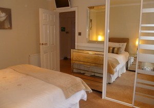 4 Star Sherbrooke One-Bedroom Apartment, Pollokshields, Glasgow - Quiet Location