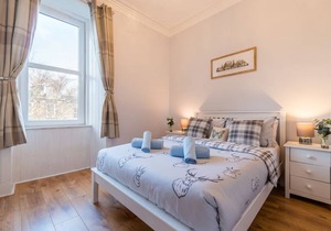 423 Cosy 1 bedroom apartment near Holyrood Park