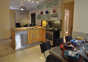 Acropolis Beta, 3 Bdrm, 2 BA Sleep 8 in Real Beds,