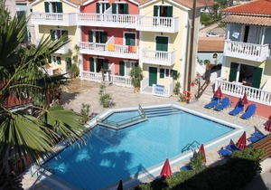 APARTMENT RIGHT ON THE WATER