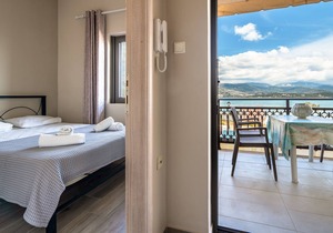 Apartment "Zois 1" with Sea View, Garden & Wi-Fi