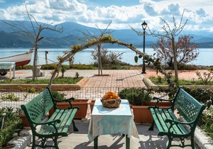 Apartment "Zois 2" with Sea View, Garden & Wi-Fi