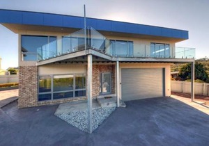 Apartments in Coles Bay, Australia
