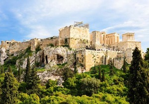 Athens' heart Syntagma metro apartment