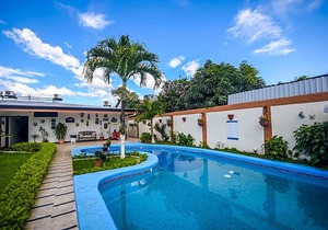 Berlor Airport Inn