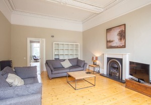 Bright and cosy 1 bed apartment in Pollokshields