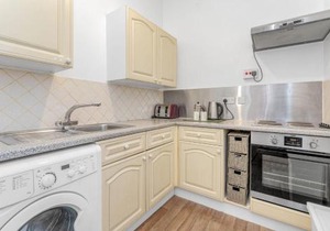Bright and Quiet Edinburgh Home