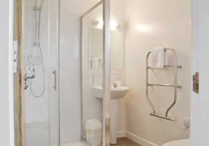 Cabin ∙ 2 bedrooms ∙ 4 guests