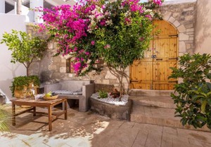 Casa Sofia Apt#1, By Hellocrete