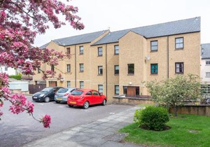 Central St Andrews 2 Bed Apartment - Free Parking