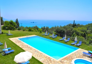 Charming Studio Apartments with Swimming Pool near Pelekas Beach