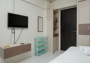 Comfortable and Homey Studio Apartment at Kebagusan City By Travelio