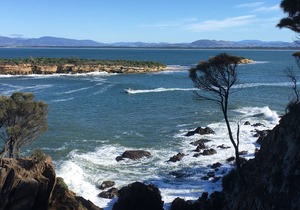Comfy & roomy 2 Bed Room unit 2 @ beachside Dodges. Just 30 min from Hobart