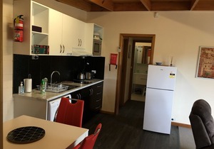 Comfy & roomy 2 Bed Room unit 2 @ beachside Dodges. Just 30 min from Hobart