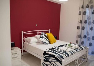 Cozy apartment with sea view next to Marina Zeas