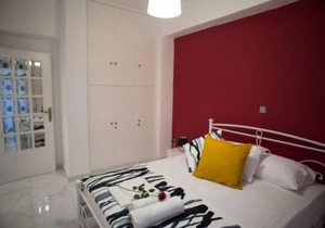 Cozy apartment with sea view next to Marina Zeas