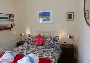 Craigen Cottage,Detached Victorian House, enclosed gardens in Ballater Village