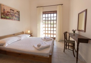 Dim Art Traditional Villa