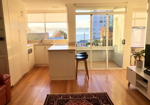 Django’s by Salamanca - Apartment with Balcony and Sea Views