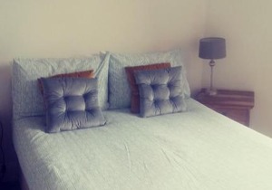 Edinburgh flat sleeps 4, free WiFi & parking