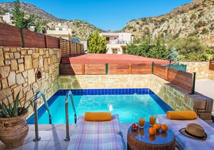 Elia 5 maisonette,Near Heraklion, beach & taverns