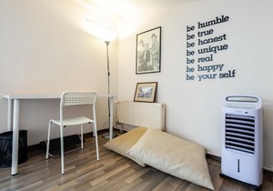 Fascinating Flat near City's Mall with Terrace