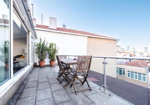 Fascinating Flat near City's Mall with Terrace