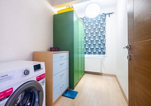 Flat with Balcony near Bull Statue in Kadikoy