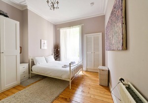 GuestReady - Lovely & Overlooking Edinburgh Castle