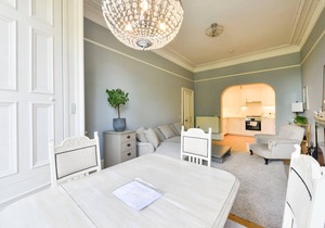 GuestReady - Lovely & Overlooking Edinburgh Castle