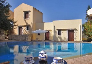 Heliopetra studios, small village close to beaches