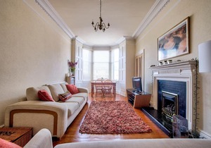 Homey 2BR Flat in Edinburgh by GuestReady