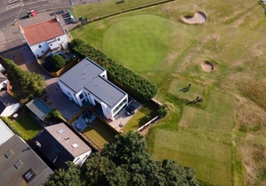 -HOT TUB- Entire 10 bed East Lothian luxury retreat, garden + hot tub, sleeps 22