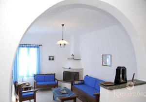 Karyatides Apartments