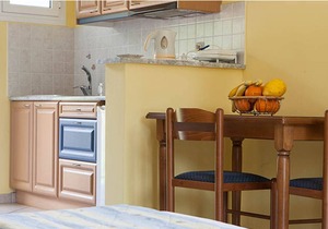 Kefalonia apartments: lovely apartments near Lourdas beach with swimming pool