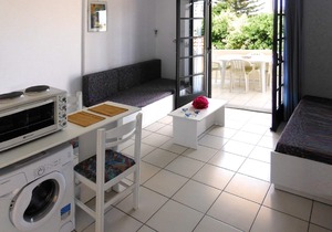 Kokkini Hani 1st floor lovely apartment 1-5 persons, 100 m. from the beach