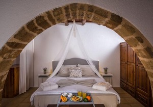 Koutouloufari House by Checkin
