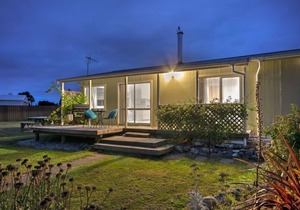 Lattitude 45, Lake Te Anau, Fiordland