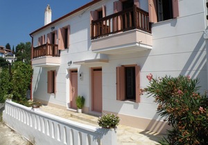 Let Yourself Escape At Ikia's Traditional Houses