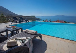 Lourdas Beach View Villa