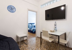 Lovely 2 bedroom apt in Metaxourgio Center