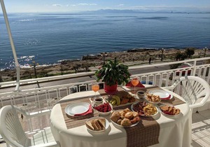 Luxurious Sea View Apartment