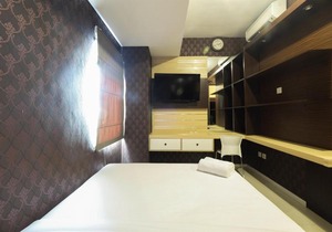 Modern and Classy 1BR Green Lake Sunter Apartment By Travelio