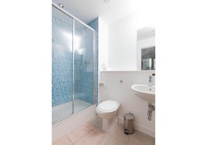 Modern ground floor flat by the Shore in Leith!