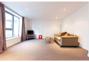 Modern ground floor flat by the Shore in Leith!
